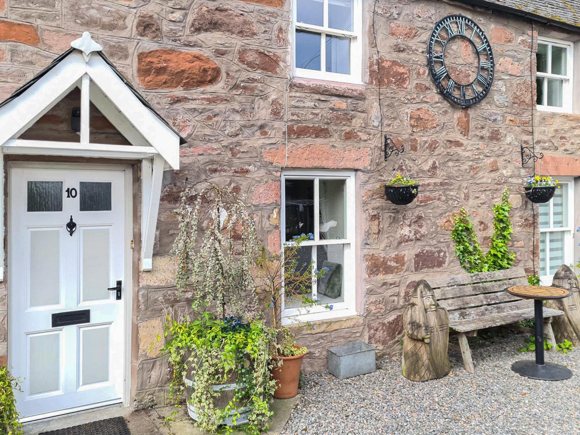 Alexander Courtyard Villa Inverness Eksteriør billede
